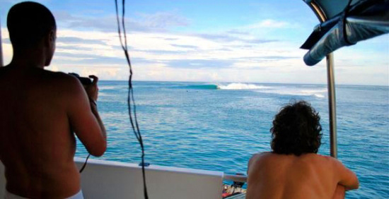 Boat trip and Mentawai surf charters to boost your adventure